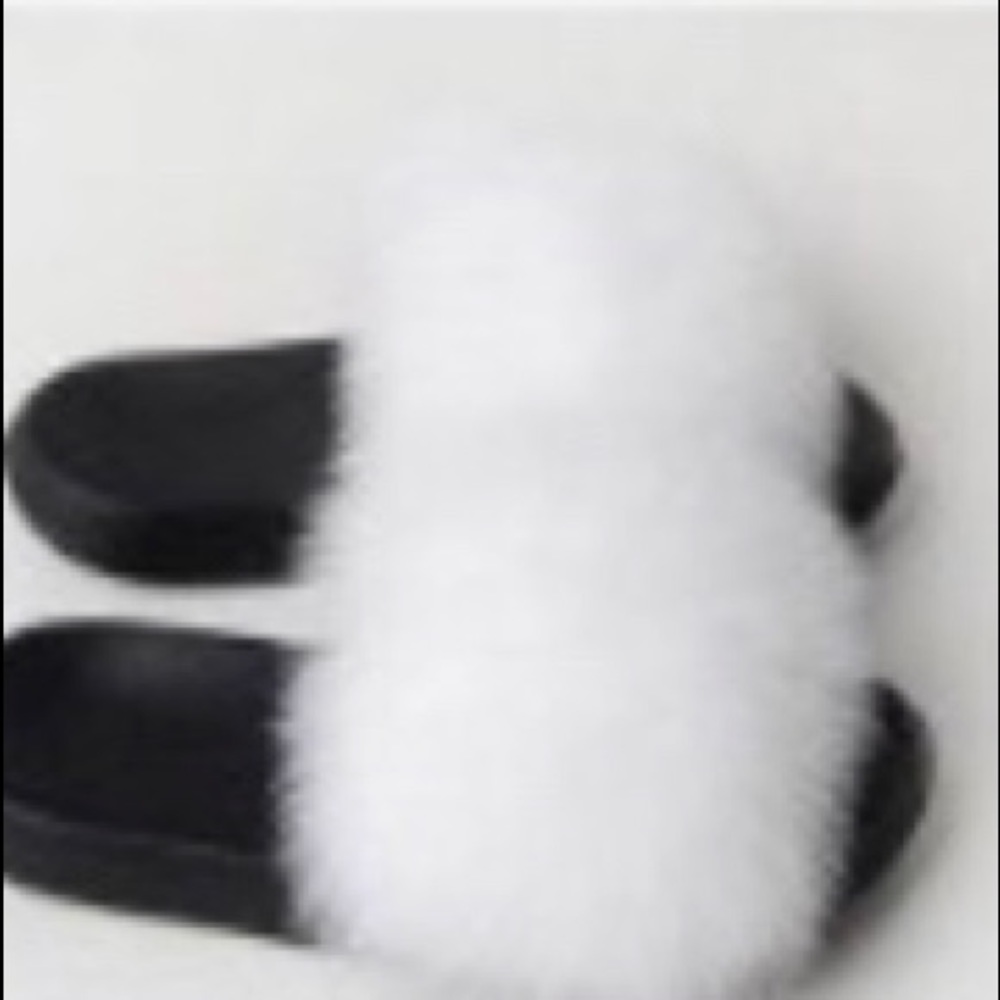 🆕🤍▫️🤍WHITE FLUFFY  100% Real Fur Sandals